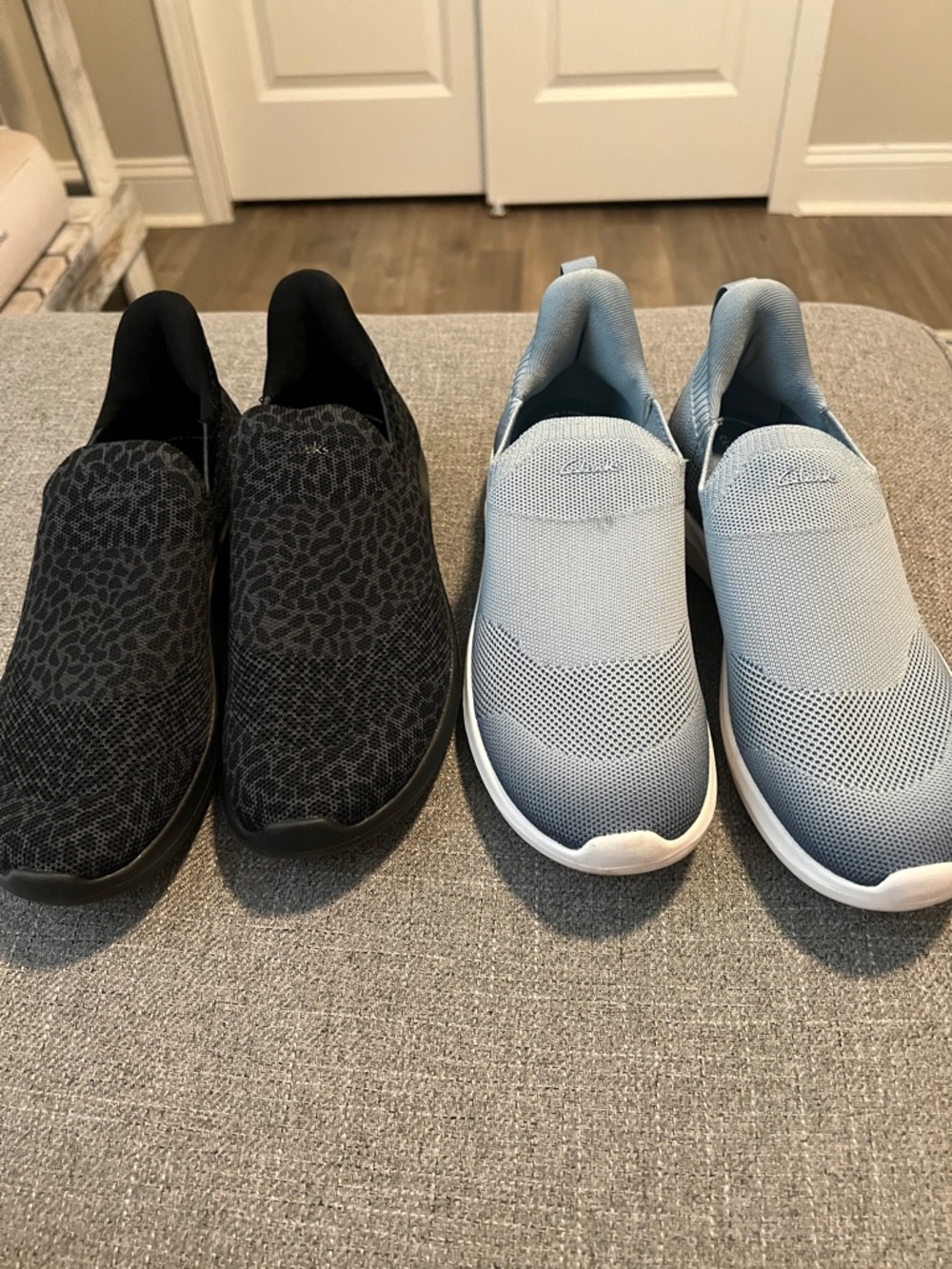 Cloudsteppers by Clarks Slip-On Athletic Shoes — Black & Light Blue size 9M